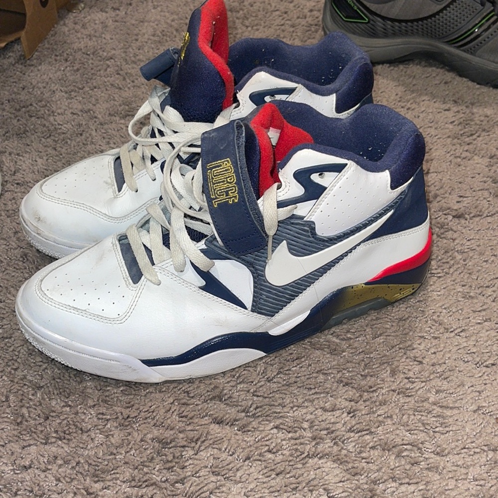 Nike Air Force 180